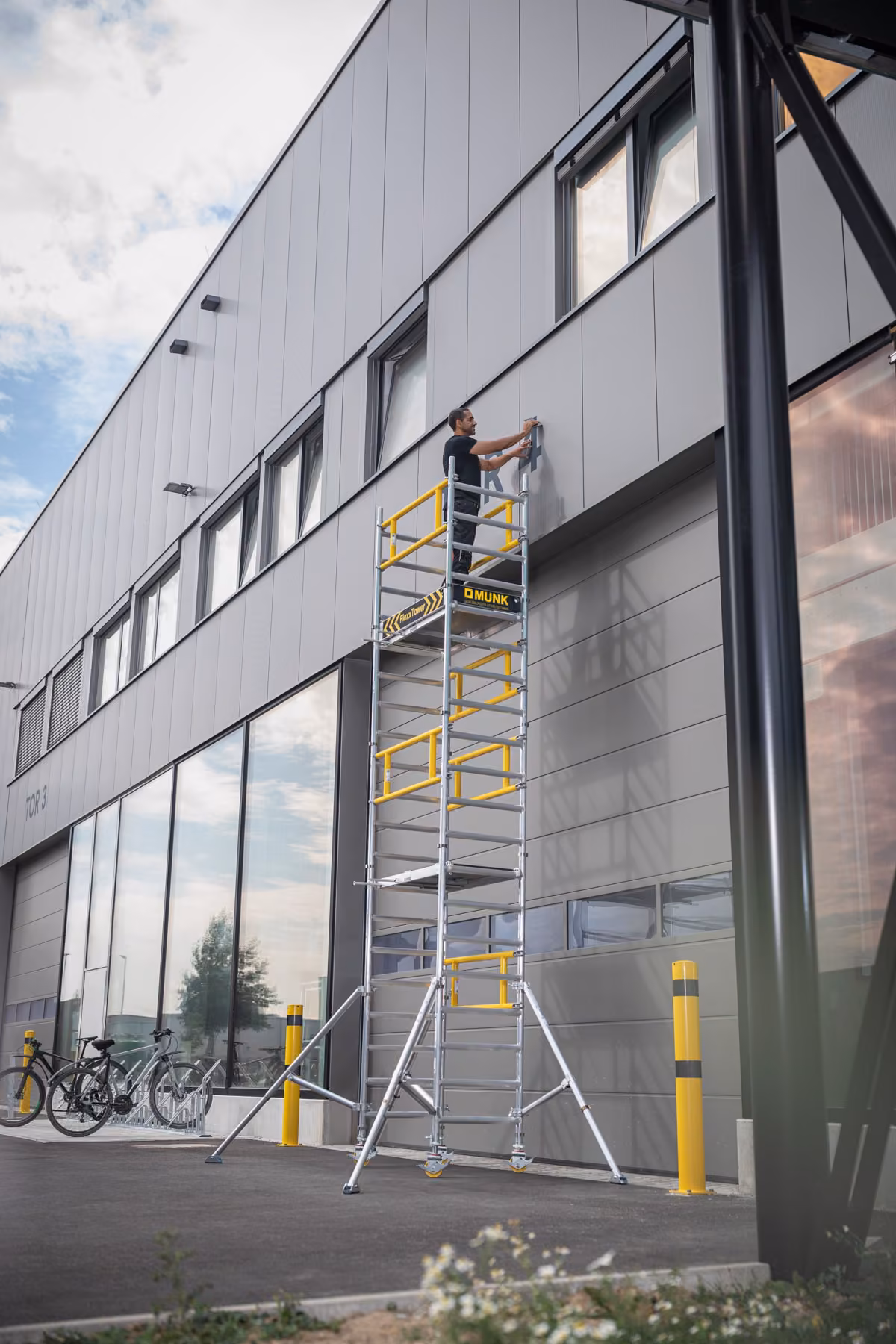 Günzburger Steigtechnik FlexxTower Ein-Personen-Gerüst im Einsatz
